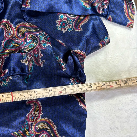 Vintage Victoria Secret Number 1 London Sleepwear paisley print silky - Picture 4 of 6